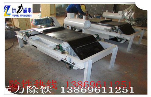 新型油冷電磁除鐵器與傳統(tǒng)油冷電磁除鐵器有什么區(qū)別 新型油冷電磁除鐵器與傳統(tǒng)油冷電磁除鐵器有什么區(qū)別