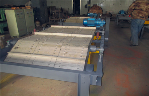 皮帶除鐵器，山西懸掛式皮帶除鐵器技術(shù)標(biāo)準(zhǔn)調(diào)整方法_山西懸掛式皮帶除鐵器技術(shù)標(biāo)準(zhǔn)跑偏原因及如何調(diào)_刮板價格