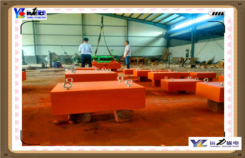 永磁帶式除鐵器，四川永磁帶式除鐵器_內(nèi)部磁塊安裝方法_四川永磁帶式除鐵器原理型號價格 