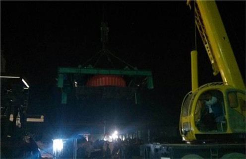 油冷電磁自卸除鐵器，湖南油冷自卸式電磁除鐵器工作視頻_國(guó)家標(biāo)準(zhǔn)_湖南油冷自卸式電磁除鐵器廠家訂做配電箱型號(hào) 